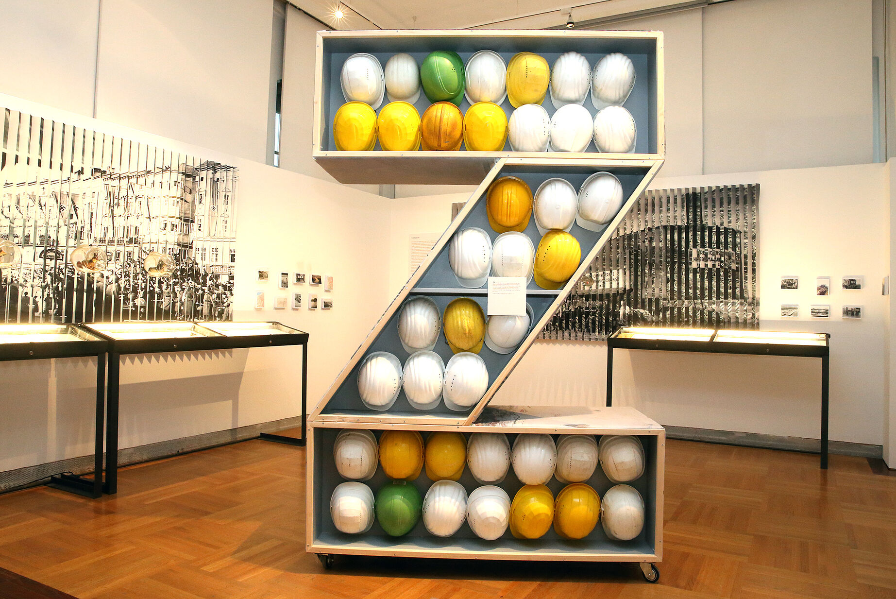 Ausstellungsansicht (Franz Linschinger/Land OÖ)